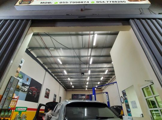 Range Rover Special Garage In Sharjah