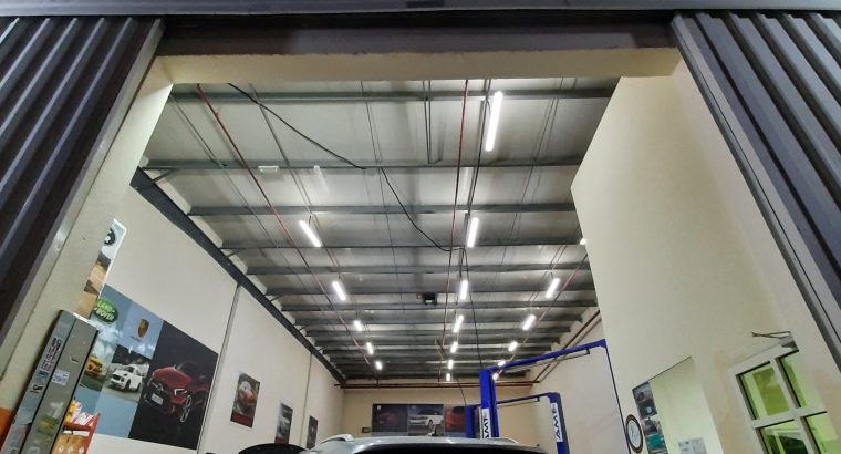 Range Rover Special Garage In Sharjah