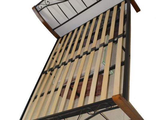 Queen bed (wrought iron)