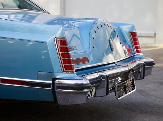 Scrap Lincoln Car Dealer in Dubai ( Best Scrap Lincoln Car Buyer in UAE )