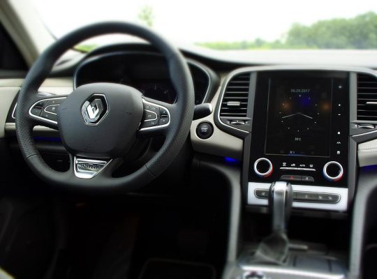 Used Renault Talisman Car buyer in Dubai ( Best Used Renault Talisman Car Buying Company Dubai, UAE )