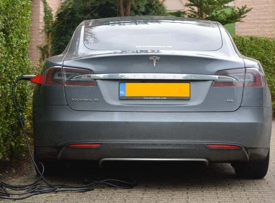 Used Tesla Model S Car buyer in Dubai ( Best Used Tesla Model S Car Buying Company Dubai, UAE )