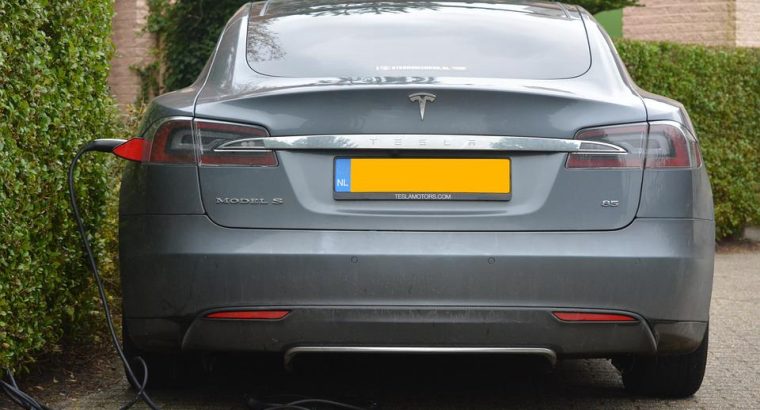 Used Tesla Model S Car buyer in Dubai ( Best Used Tesla Model S Car Buying Company Dubai, UAE )