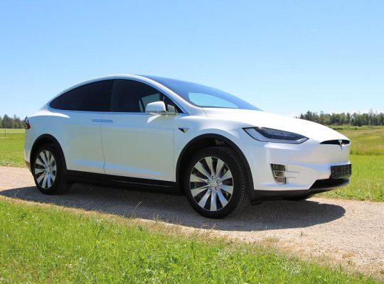 Used Tesla Model X Car buyer in Dubai ( Best Used Tesla Model X Car Buying Company Dubai, UAE )