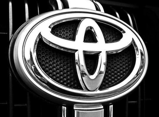 Used Toyota Corolla Cross Car buyer in Dubai ( Best Used Toyota Corolla Cross Car Buying Company Dubai, UAE )
