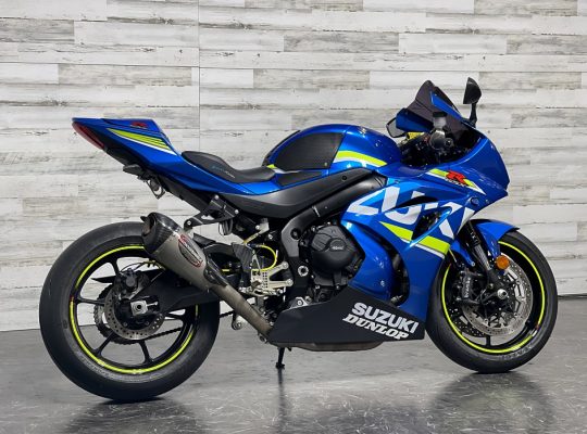 2017 Suzuki gsx r1000cc available for sale