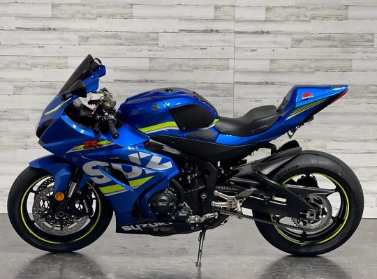 2017 Suzuki gsx r1000cc available for sale