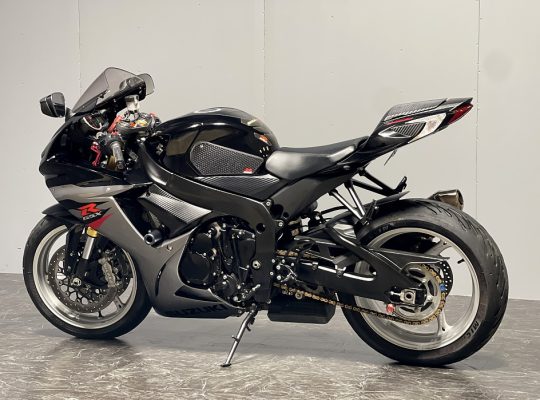 2018 Suzuki gsx r750cc available for sale