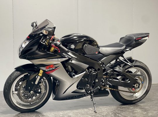 2018 Suzuki gsx r750cc available for sale