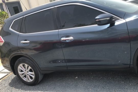 NISSAN x-TRAIL 2016 MODEL(137,000KM), 7 SEATER ,LEATHER SEAT COVER. FULL NISSAN SERVICE HISTORY , GCC SPECS, ACCIDENT FREE,