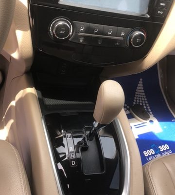 NISSAN x-TRAIL 2016 MODEL(137,000KM), 7 SEATER ,LEATHER SEAT COVER. FULL NISSAN SERVICE HISTORY , GCC SPECS, ACCIDENT FREE,