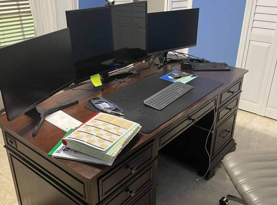 DUBAI USED OFFICE FURNITURE BUYER