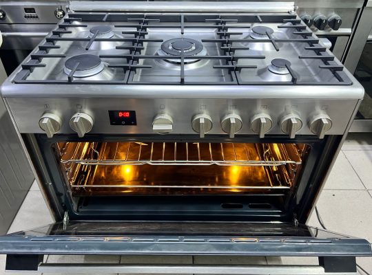 Bosch Brand Gas Cooker 90 x 60 cm With Fan Oven