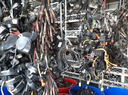 DAR AL KRAM,KIA,NISSAN,TOYOTA,HONDA, USED AUTO SPARE PARTS TR. (Used auto parts, Dealer, Sharjah spare parts Market)