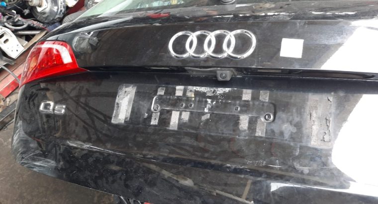 DAR UL MUROOJ ,AUDI, USED AUTO SPARE PARTS TR. (Used auto parts, Dealer, Sharjah spare parts Market)