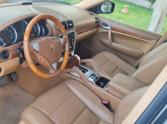 PORSCHE CAYENNE S 2009 GCC V8 SINGLE OWNER ACCIDENT FREE