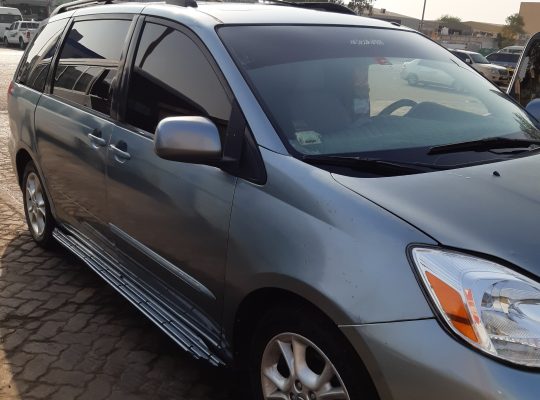 Car lift service in abu dhabi