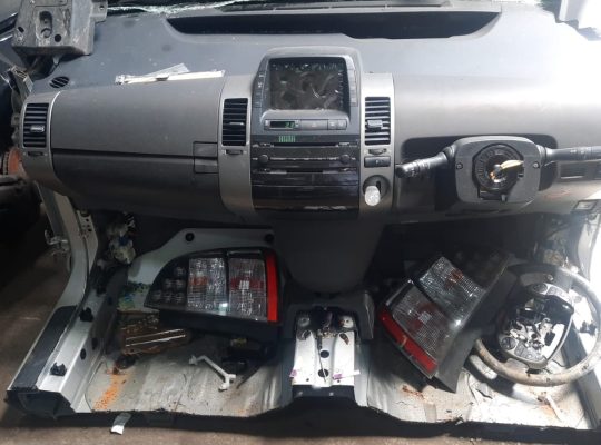 CRYSTAL AUTO USED BMW,LEXUS,NISSAN,TOYOTA SPARE PARTS TR. ( Used auto parts, Dealer, Sharjah spare parts Markets)
