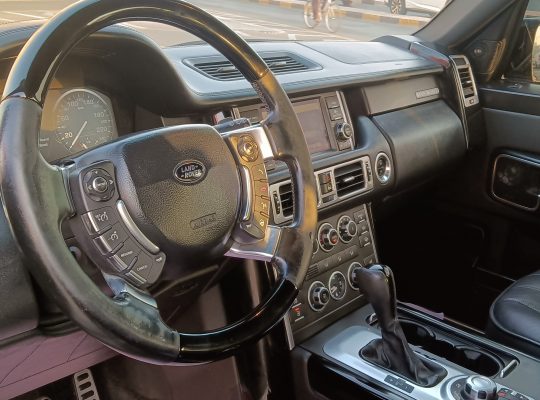 Range Rover Vogue V8 GCC M 2010