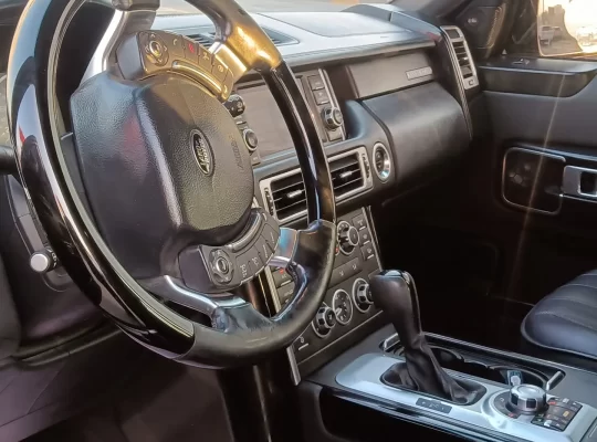 Range Rover Vogue V8 GCC M 2010