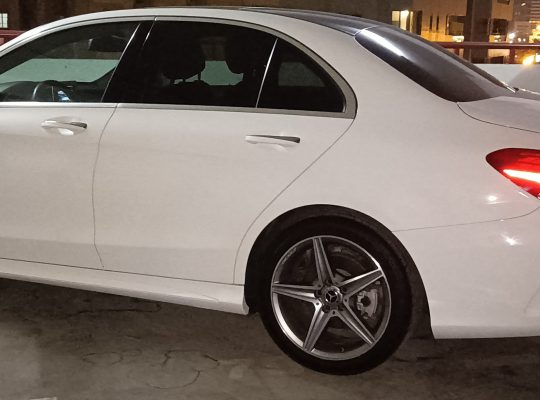 Mercedes-Benz C300 AMG Luxury V4 2017/