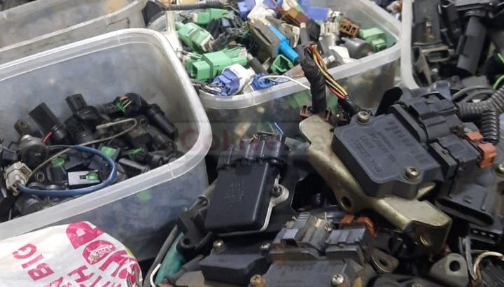 AL AZIZIAH USED HONDA ,MAZDA,NISSAN,TOYOTA AUTO SPARE PARTS TR. ( Used auto parts, Dealer, Sharjah spare parts Markets)