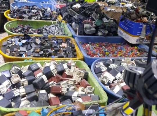 JABAL PISHAWR HONDA,MAZDA,NISSAN,TOYOTA USED AUTO SPARE PARTS TR. ( Used auto parts, Dealer, Sharjah spare parts Markets)