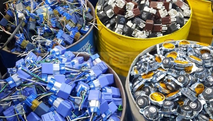 BURJ SAMNAN USED FORD,BMW,INFINITI, NISSAN AUTO SPARE PARTS TR. (Used auto parts, Dealer, Sharjah spare parts Markets)
