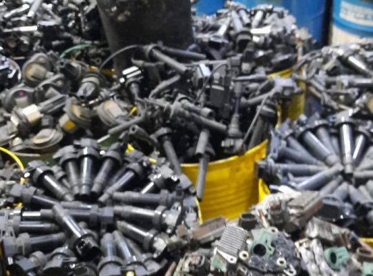 BURJ SAMNAN USED FORD,BMW,INFINITI, NISSAN AUTO SPARE PARTS TR. (Used auto parts, Dealer, Sharjah spare parts Markets)