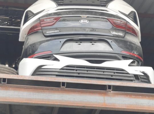 AL BURJ AL THABHI USED KIA ,LEXUS CARS & SPARE PARTS (Used auto parts, Dealer, Sharjah spare parts Markets)