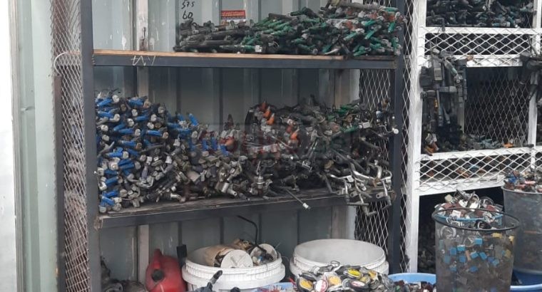 ANWAR AL QUSAIS USED BMW,FORD, HONDA, CARS & SPARE PARTS TR. (Used auto parts, Dealer, Sharjah spare parts Markets)