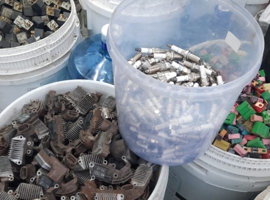 ANWAR AL QUSAIS USED BMW,FORD, HONDA, CARS & SPARE PARTS TR. (Used auto parts, Dealer, Sharjah spare parts Markets)
