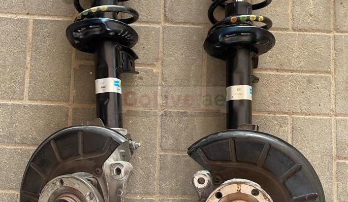 VOLKSWAGEN PASSAT 2009 2010 2011 FRONT RIGHT AND LEFT SHOCK ABSORBERS AND BEARING HUBS ( Genuine Used VOLKSWAGEN Parts )