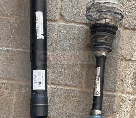 VOLKSWAGEN PASSAT 2009 TO 2017 FRONT RIGHT/ LEFT AXLE SHAFTS PART NO 1K0407272RT/ 3C0407271AH ( Genuine Used VOLKSWAGEN Parts )