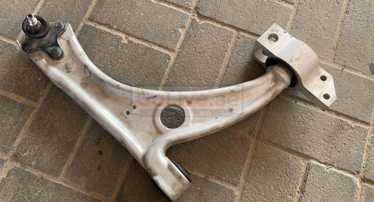 VOLKSWAGEN PASSAT 2010 FRONT LOWER RIGHT CONTROL ARM PART NO 3C0407152E ( Genuine Used VOLKSWAGEN Parts )