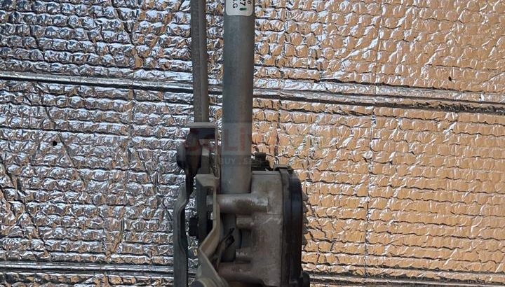 VOLKSWAGEN PASSAT 2010 FRONT WIPER LINKAGE AND MOTOR PART NO 3C1955023G ( Genuine Used VOLKSWAGEN Parts )