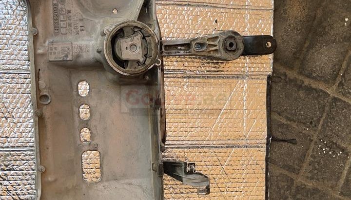 VOLKSWAGEN PASSAT 2010 FRONT SUBFRAME PART NO 3C0199369H ( Genuine Used VOLKSWAGEN Parts )