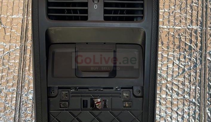 VOLKSWAGEN PASSAT 2010 REAR AIR VENT GRILL PART NO 3C0864298 ( Genuine Used VOLKSWAGEN Parts )