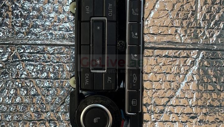 VOLKSWAGEN PASSAT 2010 CLIMATE CONTROL PANEL PART NO 5K0907044BT ( Genuine Used VOLKSWAGEN Parts )