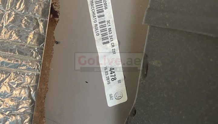 VOLKSWAGEN PASSAT 2010 CENTER CONSOLE BOX PART NO 3C1863241 / 3C0863319 ( Genuine Used VOLKSWAGEN Parts )
