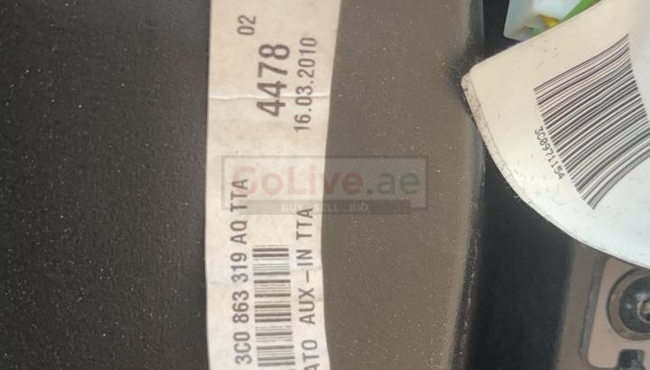 VOLKSWAGEN PASSAT 2010 CENTER CONSOLE BOX PART NO 3C1863241 / 3C0863319 ( Genuine Used VOLKSWAGEN Parts )