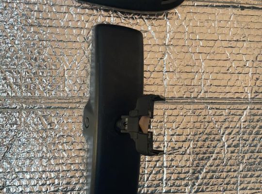 VOLKSWAGEN PASSAT 2010 INTERIOR REAR VIEW MIRROR AUTO DIM PART NO E11026141 ( Genuine Used VOLKSWAGEN Parts )