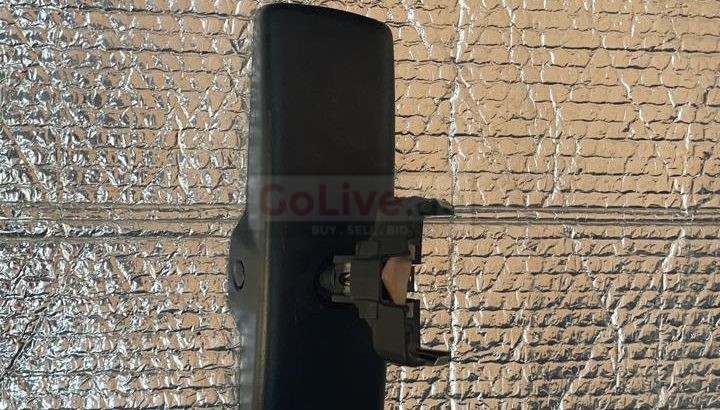 VOLKSWAGEN PASSAT 2010 INTERIOR REAR VIEW MIRROR AUTO DIM PART NO E11026141 ( Genuine Used VOLKSWAGEN Parts )