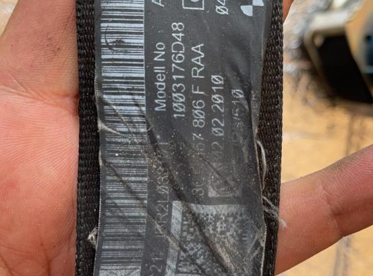 VOLKSWAGEN PASSAT 2010 REAR LEFT/RIGHT SEAT BELTS PART NO 3C5857805/3C5857806 ( Genuine Used VOLKSWAGEN Parts )