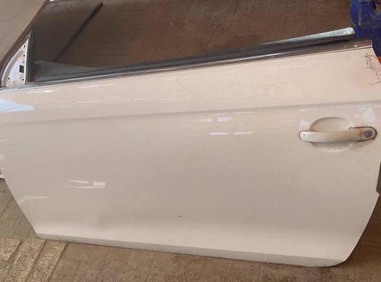 VOLKSWAGEN EOS 2009 FRONT LEFT SIDE DOOR ( Genuine Used VOLKSWAGEN Parts )