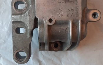 VOLKSWAGEN EOS 2009 GTI PASSAT BEETLE JETTA AUDI ENGINE MOUNT PART NO 1K0199262M ( Genuine Used VOLKSWAGON Parts )