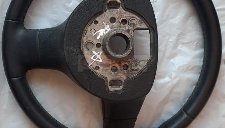 VOLKSWAGEN EOS 2009 Leather Steering Wheel WITH Control Module PART NO 1Q0419091/1P0959542 ( Genuine Used Volkswagen parts )