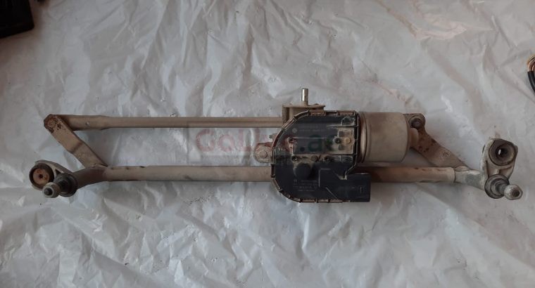 VOLKSWAGEN EOS 2009 WINDSHIELD WASHER MOTOR LINKAGE PART NO 1Q1955023A / 1Q1955119A ( Genuine Used VOLKSWAGON Parts )