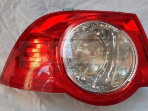 VOLKSWAGEN EOS 2009 LEFT SIDE REAR TAIL LIGHT / STOP LIGHT PART NO 1Q0945257A ( Genuine Used VOLKSWAGON Parts )