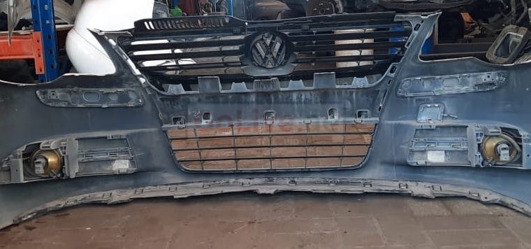 VOLKSWAGEN EOS 2009 FRONT BUMPER ( Genuine Used VOLKSWAGON Parts )